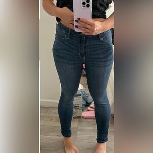 Hollister stretchy skinny jeans